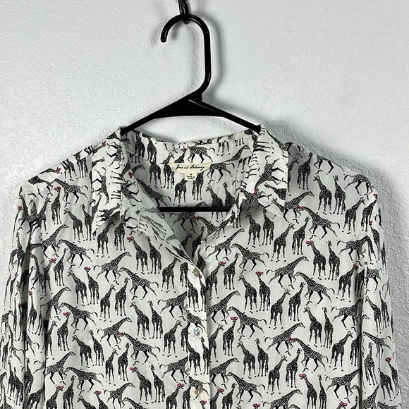 Jane & Delancey Giraffe Print Roll Tab Sleeve Button Front Collared Top Size M - Picture 7 of 10